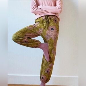 Saturday Sunday by Anthropologie Camilla Floral Print Knit Joggers-size XS